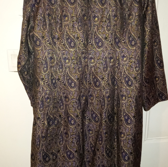 BEAUTIFUL SKIRT SUIT - Picture 10 of 10